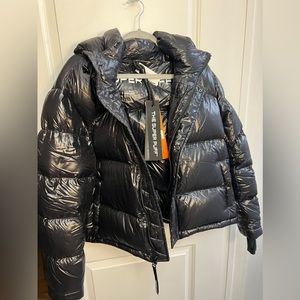 aritzia superpuff size large